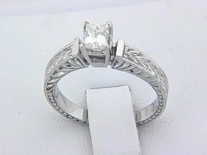 01925-LADIES RING