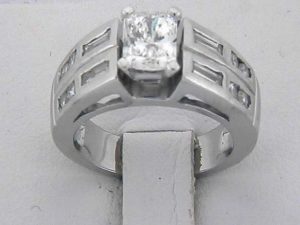 03844-LADIES RING