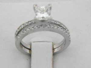 04579-ENGAGEMENT SET